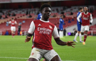 Làm một việc, Bukayo Saka khiến Aubameyang tức giận 