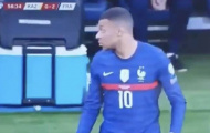 Bị đồng đội ngó lơ, Mbappe trố mắt nhìn