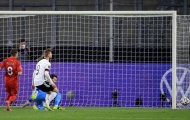 Bỏ lỡ không tưởng, Timo Werner bị chính Joachim Low chỉ trích