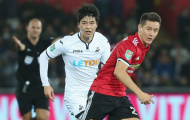 SỐC! Lạm dụng tình dục, cựu sao Premier League bị cảnh sát 'sờ gáy'