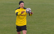 Erling Haaland và cả đội Dortmund 'đột kích' sân tập Man Utd