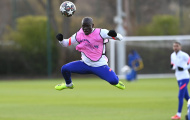 Kante quá hài hước, Chelsea rũ bùn đứng dậy chiến Porto