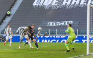 CHOÁNG! Ronaldo bỏ lỡ khó tin ở khoảng cách 3m