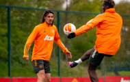 Pogba khiến Cavani trố mắt, 3 sao trẻ xuất hiện trên sân tập M.U