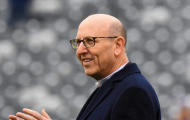 CĐV Man Utd bạo loạn, Joel Glazer ra quyết định không thể ngờ