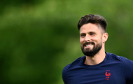 Giroud bóng gió việc rời Chelsea