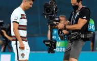 Ở EURO, có ai sút phạt tệ như Cristiano Ronaldo?