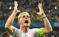 Bị treo giò, Xhaka xuống sân làm 1 chuyện trong trận TBN - Thụy Sĩ