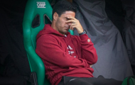 Cái ôm đầu của Arteta chỉ ra vấn đề ở Arsenal