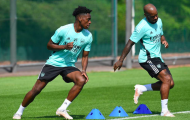 Chốt số áo, tân binh của Arsenal liền xỏ giày ra sân tập