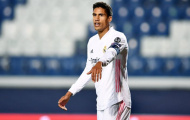Tại sao Real Madrid để M.U đi cửa sau với Raphael Varane?