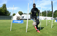 Người hùng Chelsea trổ tài trên sân tập