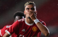 Rời OTF, sao Man Utd làm đồng đội của Ozil?