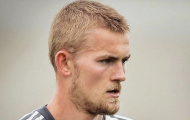 Nam thần De Ligt xuất hiện với diện mạo mới trên sân tập Juve