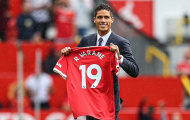 Hình ảnh đầu tiên của Varane ở Man Utd