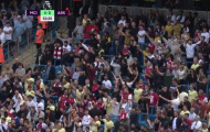 SỐC! Đám đông cổ động viên Arsenal ăn mừng khi Man City ghi bàn
