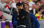 Cố nán lại Emirates, sao Arsenal bị chỉ trích thậm tệ