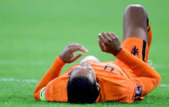 Klopp gọi điện hỏi chấn thương, Van Dijk trả lời 200%