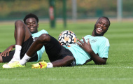 Bầu không khí tuyệt vời trên sân tập, tân binh Arsenal cười tươi rói