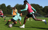 Aubameyang diễn hài, bầu không khí tuyệt vời trên sân tập Arsenal