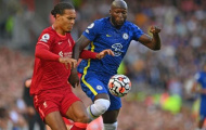 Glen Johnson so sánh cơ hội vô địch của Chelsea và Liverpool