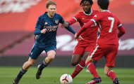 Arsenal thưởng lớn cho Hendry-Francis