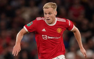 Rio Ferdinand giảng đạo cho Van de Beek 