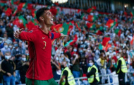 Ghi hat-trick vào lưới Luxembourg, Ronaldo lập thêm kỷ lục