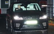Solskjaer thất thần trở về nhà sau cuộc họp khẩn