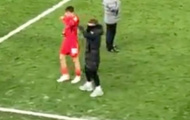 Phản ứng của Elliott khi sao trẻ Liverpool ra mắt Champions League