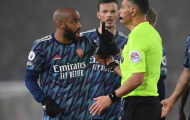 Tại sao Alexandre Lacazette tức giận sau bàn thắng của Bukayo Saka?