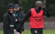 Lukaku cười tít mắt nắm tay viện binh, Chelsea sửa soạn đụng độ Gerrard