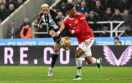 Varane khiến cầu trường St. James' Park 'nổ tung' vào phút bù giờ