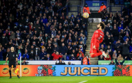 Salah sút hỏng penalty rồi bỏ lỡ không tưởng, Liverpool trắng tay trước Leicester