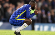 Sao Chelsea phi thân đạp cả 2 chân, trọng tài Mike Dean đã nhẹ tay?