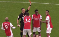 Thẻ đỏ lố bịch của sao Arsenal