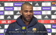 Dani Alves ngập cảm xúc sau trận ra mắt chính thức cho Barca