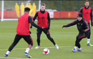 Cú hích xuất hiện trên sân tập, thái độ không ngờ của cả đội M.U 