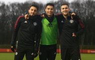 Ronaldo tươi cười, Man Utd hăng say tập luyện chờ chiến Villa