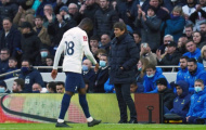 Sao Tottenham lầm lũi cúi mặt rời sân, bị fan Spurs la ó