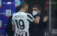 Cay cú vì thất bại, sao Juventus hung hãn đẩy người