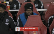 Máy quét Arsenal đánh dấu sự trở lại bằng... tấm thẻ đỏ