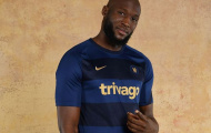 Lukaku rạng rỡ trong mẫu áo mới giống hệt Inter Milan của Chelsea