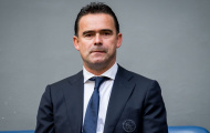 Ngó lơ tiền tấn từ Newcastle, Marc Overmars vẫn rời Ajax vì lý do sốc