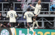 Fabinho tỏa sáng, Liverpool kém 9 điểm so với Man City