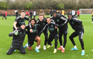 Viện binh xuất hiện, số 10 tả xung hữu đột trên sân tập Arsenal