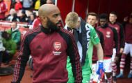 Lacazette trả đũa sao Brentford