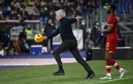 Mourinho phá vỡ im lặng về chiếc thẻ đỏ chế nhạo trọng tài