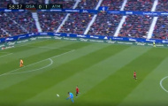 Suarez ghi bàn từ khoảng cách gần 40 m