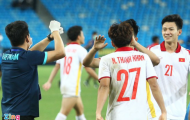 Ban huấn luyện U23 Việt Nam nhắc cầu thủ giữ khoảng cách khi ăn mừng